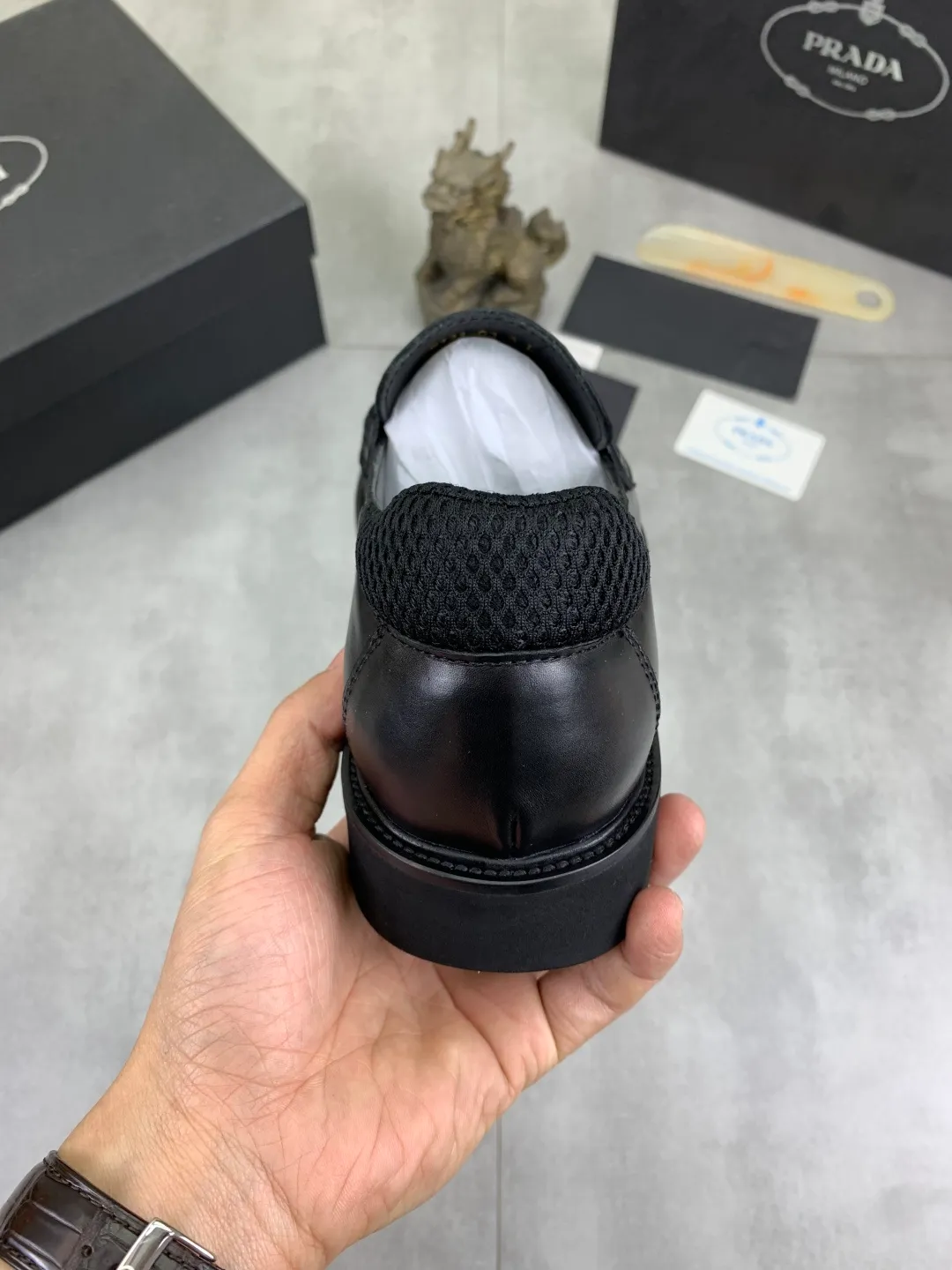 Men's shoes 💰P480 new style 💰 💎💎💎 water-dyed cow lining original order quality PRADA —🆘.Prada original purchase agent, high-end business leather shoes, fabric: imported from Italy cowhide material ➕ water-dyed cow lining/cowhide lining ➕ special original outsole, fine workmanship, real thing ^_^ Photographed 🎬size: 39-44